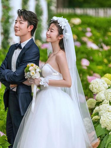 小清新婚纱照这样拍,做成手机主题美哭了01_婚纱照