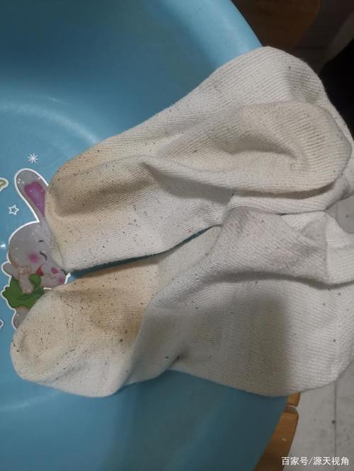 生活技巧:洗白袜小窍门