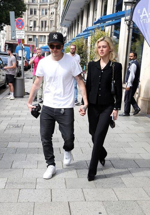 贝克汉姆"儿媳妇"颜值真高,随便穿都很有超模范,满屏的大长腿