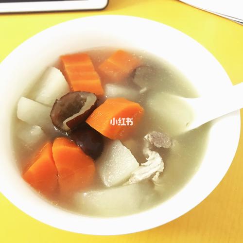 雪梨红萝卜瘦肉汤_喉咙痛_医疗健康_养生食疗