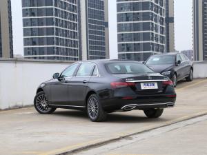 奔驰e级2022款 e 300 l 时尚型