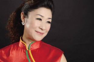 35年来,张存秀一直在"花儿"的路上演绎着悲情与浪漫.