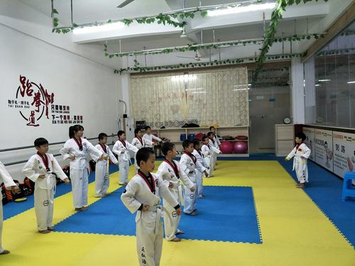 对学员的品德教育,是跆拳道的重要教育内容,在道馆的教学训练