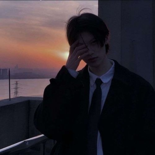 真人男生头像:云青青兮欲雨,水澹澹兮生烟