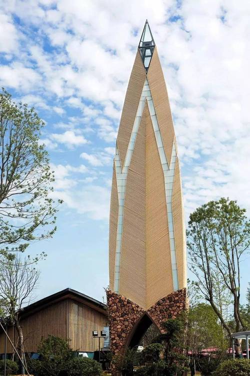 巨笋成都新地标设计被网友说像蟑螂