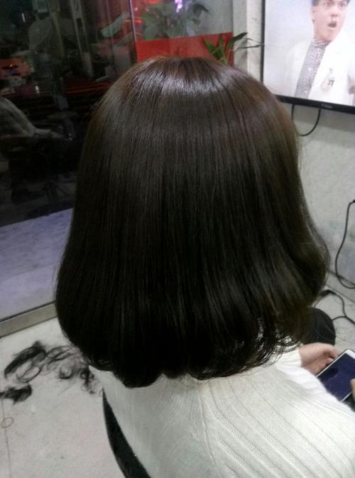 棕褐色微烫内扣梨花头