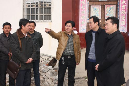 刘建国检察长走访慰问帮扶村