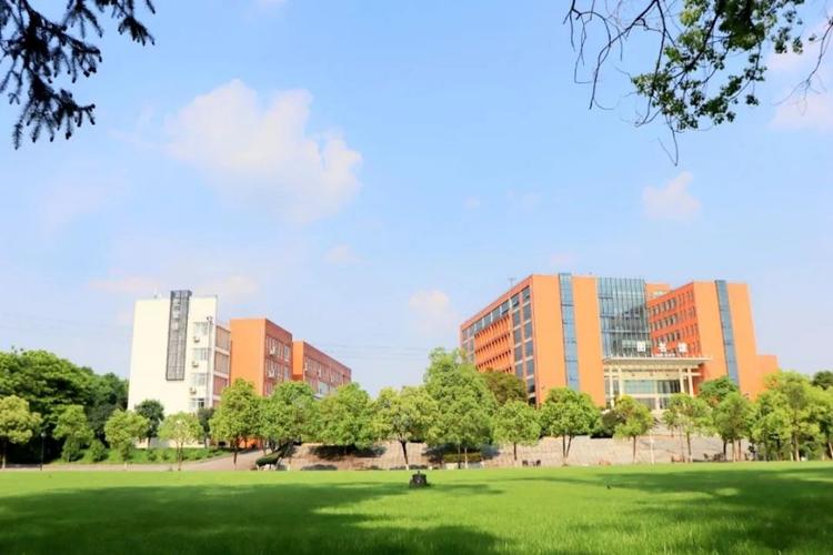 中科易安打造全国最大联网二维码智能门锁项目落户湖南信息学院