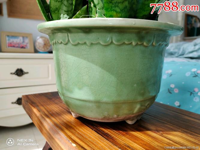 零售 绿釉瓷 >> 文革时期六七十年代怀旧古董老物件绿釉石湾窑老花盆