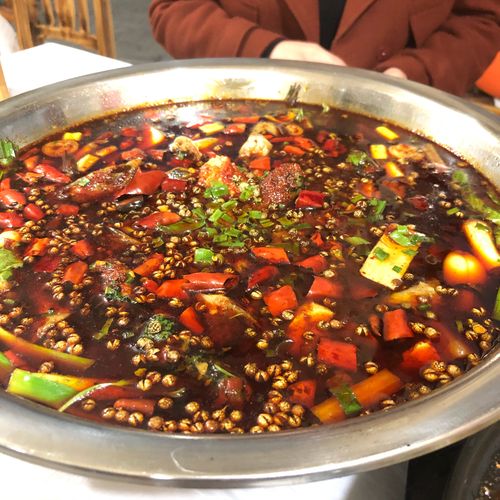 宋家黄辣丁砂锅血旺肥肠
