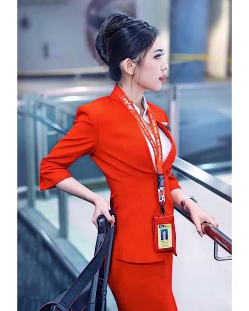 亚洲航空美女空姐走红网络被赞最美空姐好身材是走红的关键