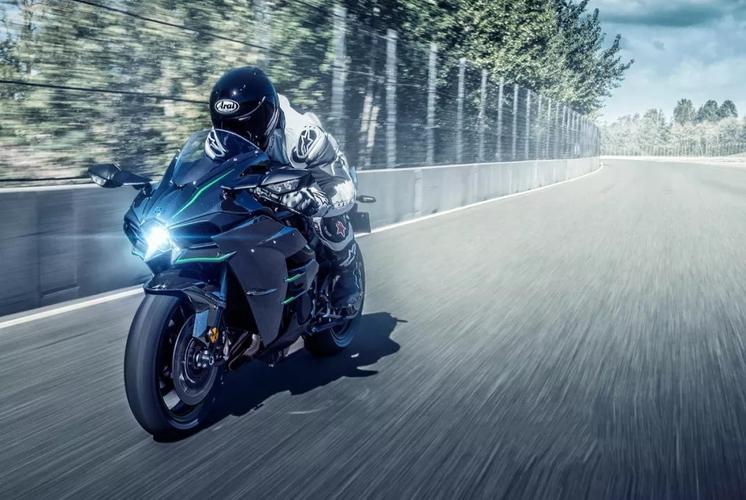 谁更快 #motogp还是售价72万 的川崎增压怪兽h2r?