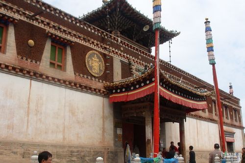  p>大经堂是 a href="#" data-lemmaid="186785">塔尔寺 /a>宗教组织