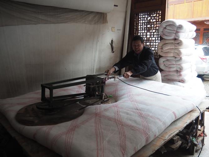 天凉棉被加工忙