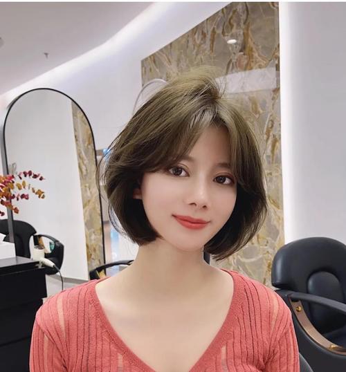 烫发是让大多数女性都比较心动的发型,那么烫过的波波头到底会怎样呢?