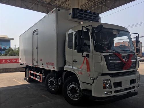 东风天锦小三轴(7.7米)冷藏车