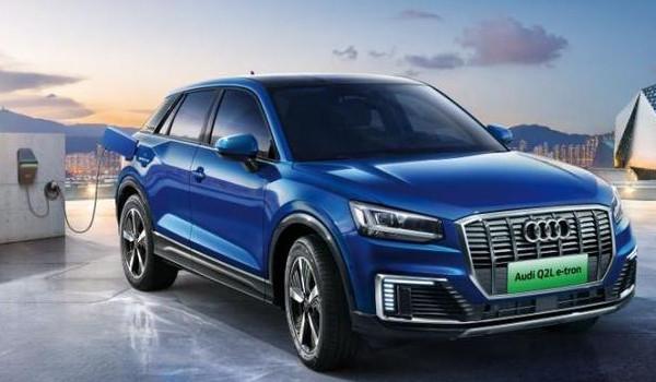 e-tron,市场在售的还是久未更新的2019款,虽然售价要比燃油汽车奥迪q2