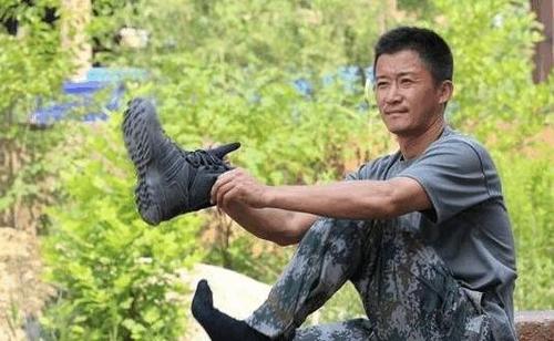 原创看了吴京出演的六大经典动作片,单挑100人,真正的明日巨星!