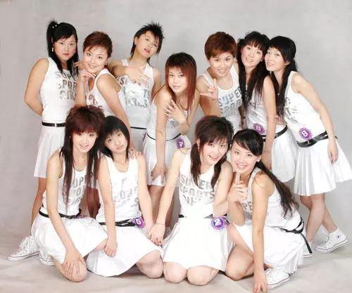 网站首页  明星八卦 >>正文   20050805则是第二届快乐女声8进6决赛的