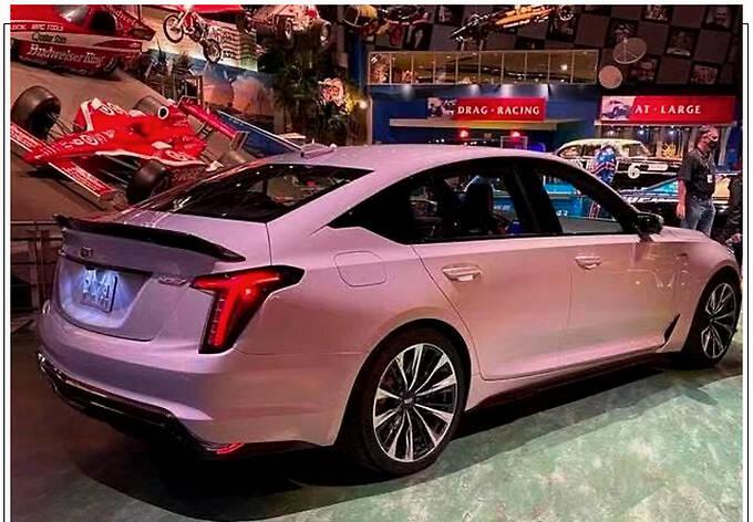 凯迪拉克ct5新车型展厅实拍!搭6.2t 10at,外观造型更运动