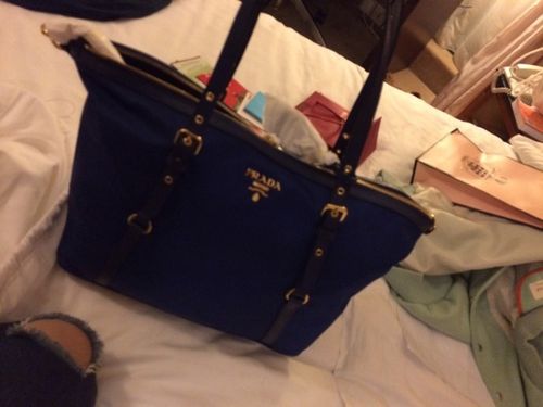 prada 尼龙包