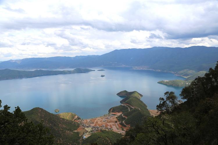 用风景,景色,风景如画写一段话