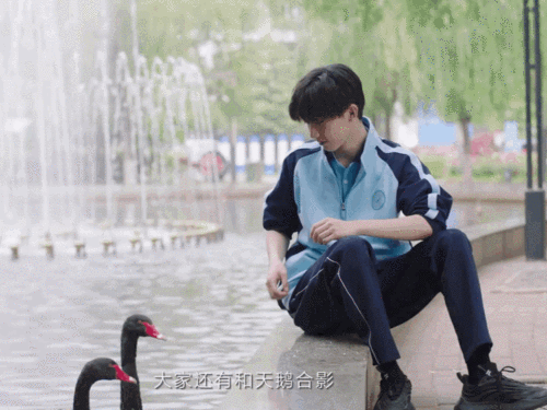 时代少年团 新闻列表 > 新闻详情 今日,马嘉祺为母校郑州四十七中拍摄