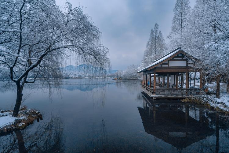 看看古意浓浓的杭州茅家埠雪景吧!