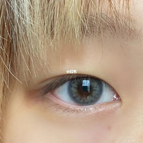 我愿称之为最舒服的深瞳灰眼珠_美瞳分享_美妆_彩妆