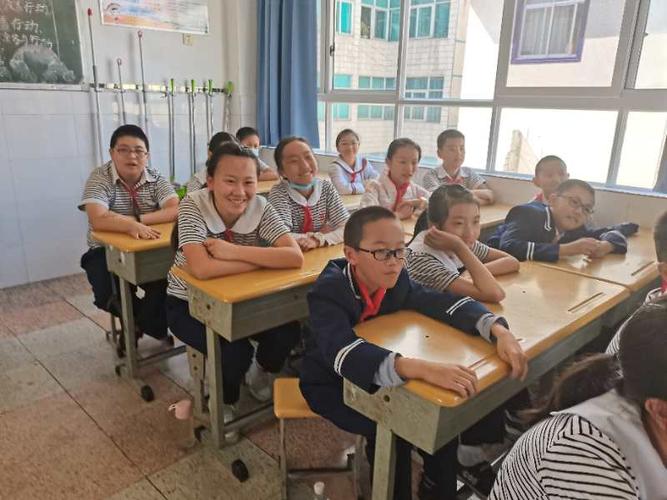 从小学先锋,长大做先锋-----记下关八小56班中队建队日活动