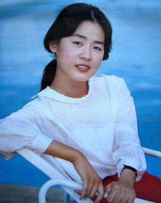 丛珊,1962年5月19日生于中国北京,中国内地影视女演员.