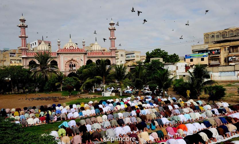 巴基斯坦古尔邦节场面壮观