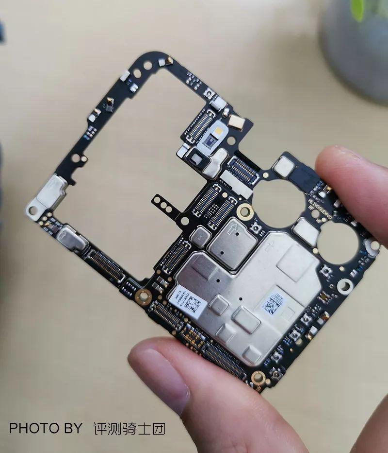 华为p30pro内部构造大揭秘原来4颗摄像头是这样组合进去的