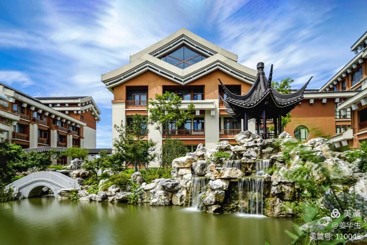 嘉兴清池温泉酒店位于嘉兴秀洲区新塍镇内,坐落于运河农场绿地中.