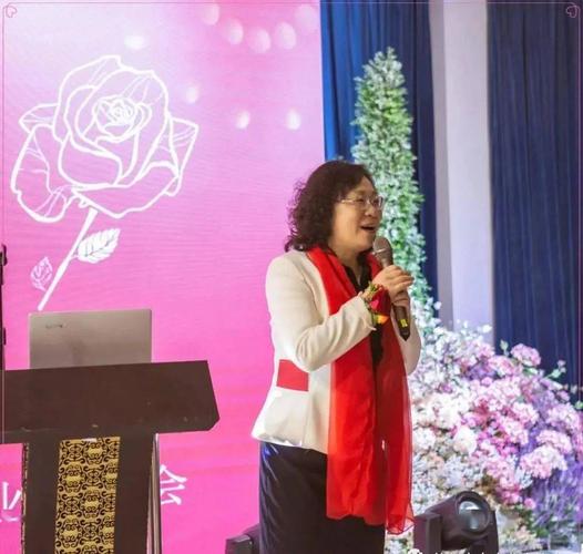 徐州市女企业家协会成功举办 "铿锵玫瑰 荣耀前行"主题年会