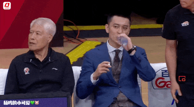因口吐芬芳而上热搜?这位cba最帅主帅又火了!
