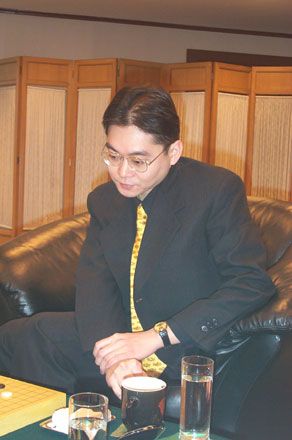 邵炜刚:棋如流水不争先(附图)