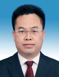 在职研究生,经济学博士,中共党员,现任广西自治区党委委员,百色市委