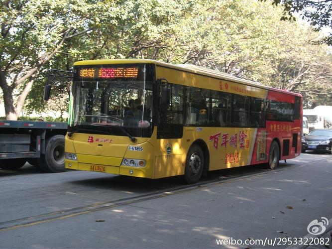  p>广州公交548,是广州白马巴士最早开通的一条线路,后来属珍宝巴士