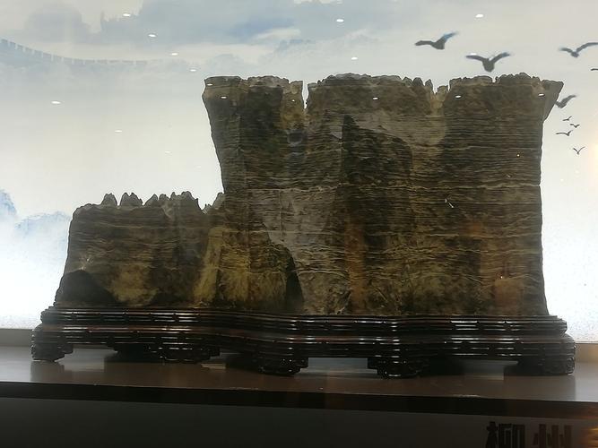 这里奇石馆的镇馆之宝,来宾的水冲石"中华魂"