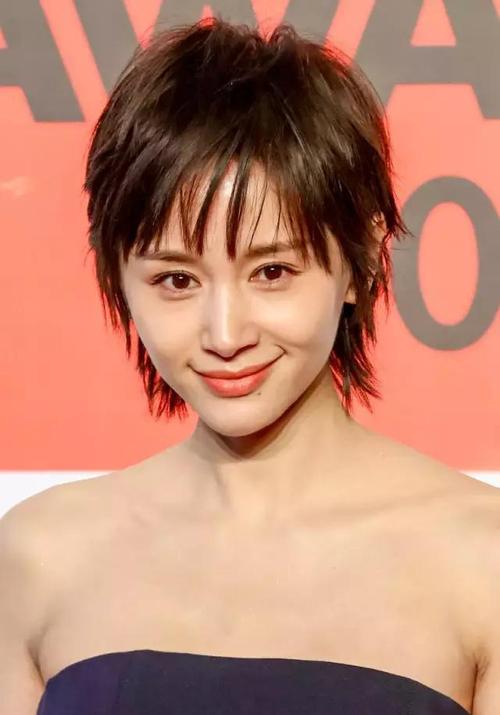 春日不如从"头"美,娜扎王子文的"时尚总攻"发型男女通