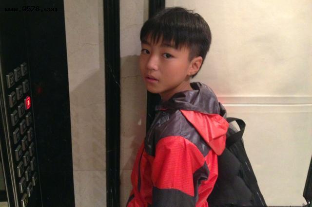 王俊凯在小学被发掘,懵懂的他参加练习生的理由,或许只因500元