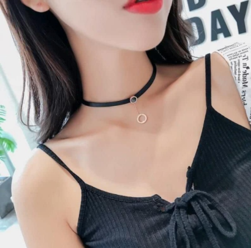 而且很多女孩子非常的喜欢动漫,在动漫当中可以发现有的女生会在脖子