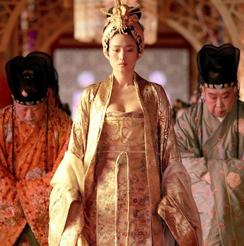 满城尽带黄金甲,张艺谋