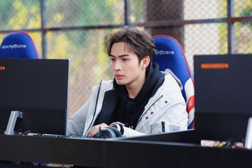 超越吧英雄罗云熙直播打腰鼓张彬彬变机智