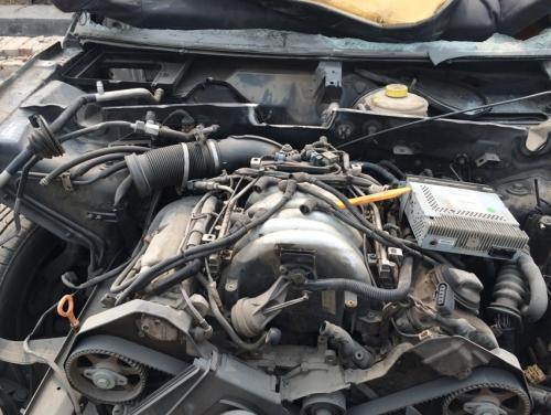 奥迪a6发动机号在哪里一