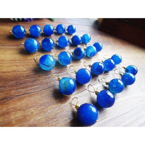 一片蔚蓝 高品质魅力四射奇异晶石天然蓝玛瑙14mm吊坠