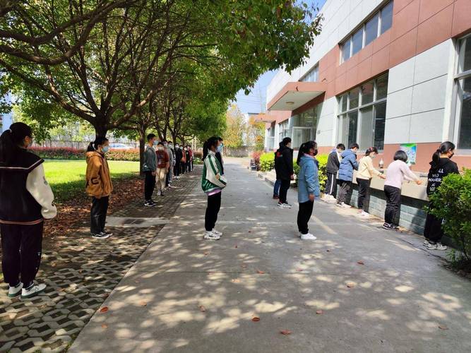 扬州市邗江区运西中学举行学生在校一日流程及异常情况应急处置演练