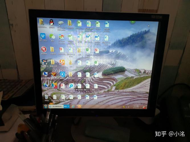 当时5000块大洋配的电脑算是大件,肯定带走 2010年,电脑好卡,加内存条