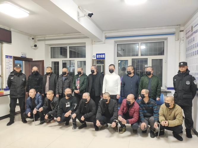 鄂伦春旗看守所投送16名已决人员至乌塔其监狱